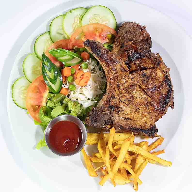 Chuleta natural de cerdo con piña 