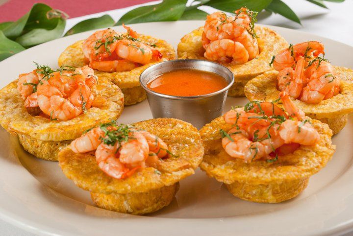 Tostones rellenos con camarón