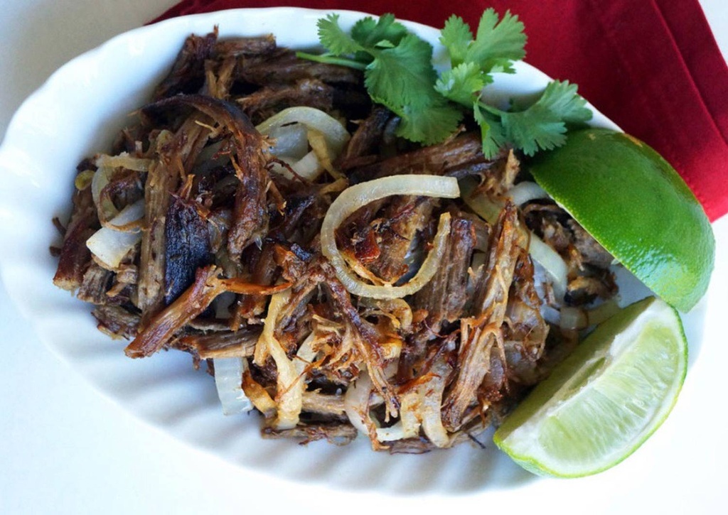 Vaca Frita con patacones (230g)