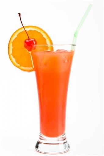 3 Coctel Benjuly Bar por el precio de 2