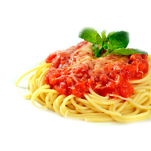 Espaguetis Napolitano con queso Gouda